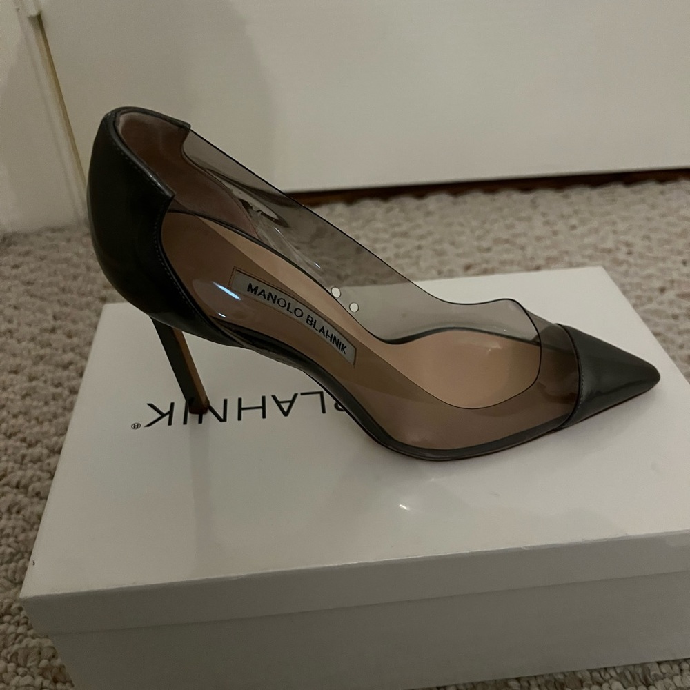Manolo Blahnik Pacha PVC Cap-Toe Pump In Patent Silver - Picture 9 of 14